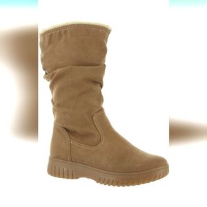 **NEW** WHITE MOUNTAIN NEVER WORN Women's  Boot SIZE 9